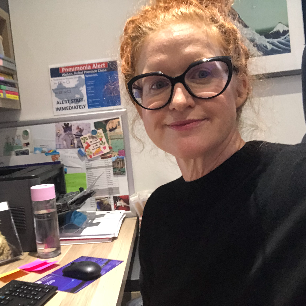 <span class='title'>Dr</span> <span class='firstName'>Kelly</span> <span class='lastName'>Young</span>